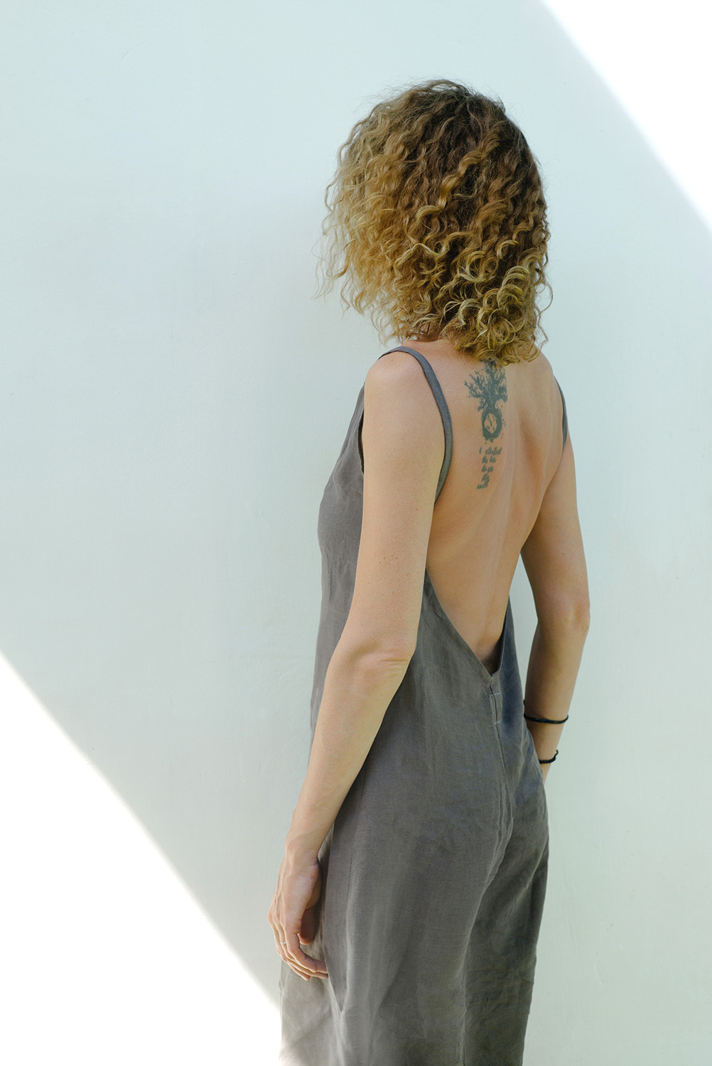 Aya open-back dress gray