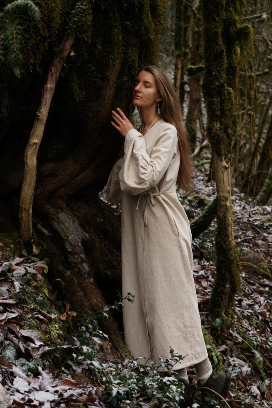 Naya dress beige